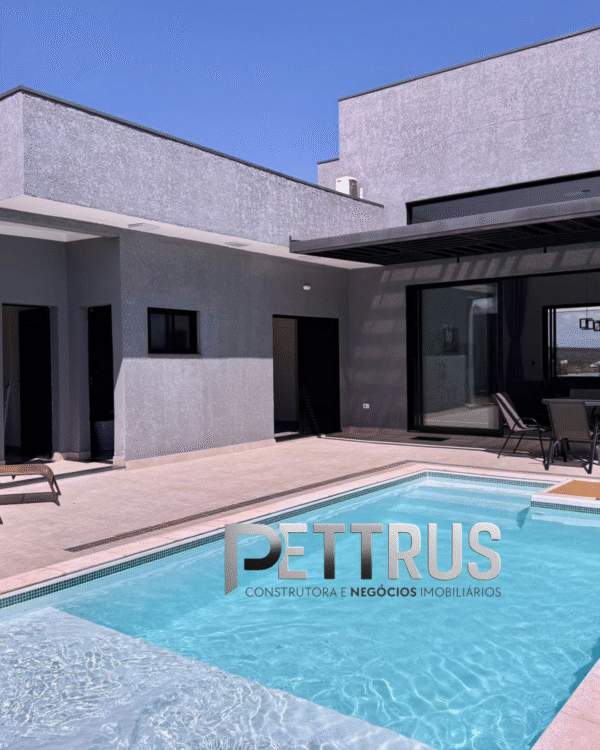Casa Térrea Mobiliada à Venda – Condomínio Riviera de Santa Cristina XIII, Paranapanema/SP