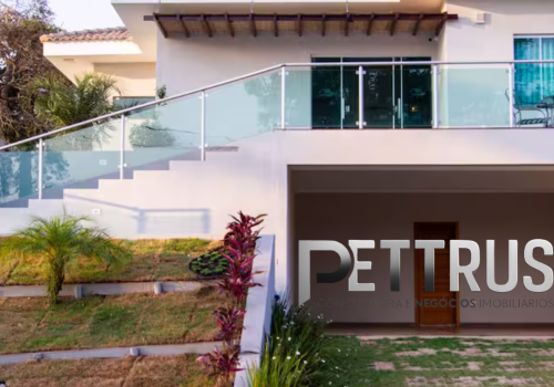 Riviera: Casa de Alto Padrão com 3 Dorms e Vista Permanente